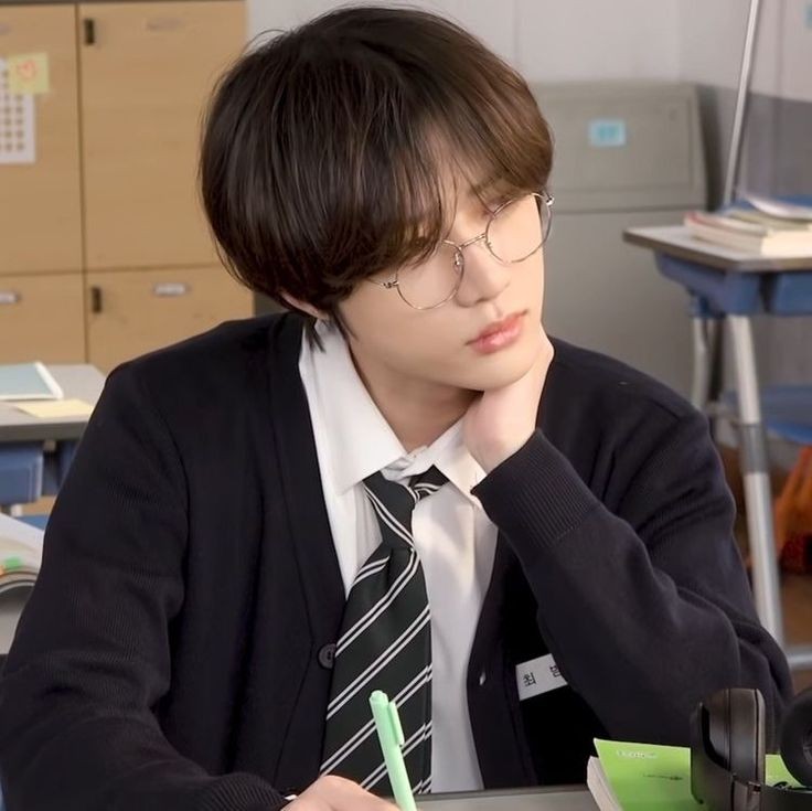 penebin's tweet image. beomjun au ☆

cyj, delegado del curso quiere que todo sea perfecto, pero cbg cambiará eso.