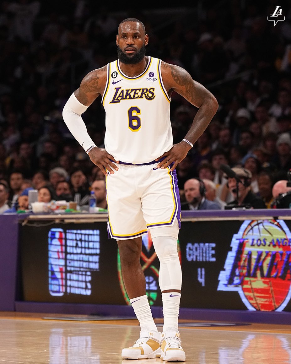 ProphetXLA's tweet photo. The Lakers will be the first team in NBA History to come back from 3-0 deficit to win the series.

I trust this man to lead his team to do the impossible.

We’ve been beating the odds the whole season, nothing new here.

Let’s get it done, @KingJames! 🤝 https://t.co/YW1Kyyp6ja