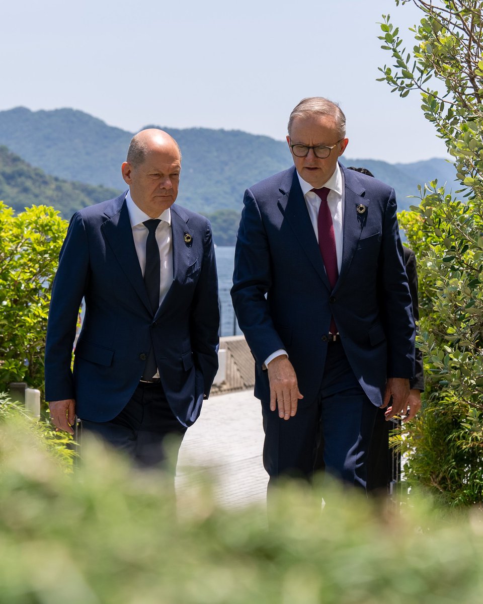 AlboMP's tweet photo. Australia and Germany have a strong partnership.
Today German Chancellor @OlafScholz and I met and agreed to work together on the clean energy transition, and on concluding the trade agreement between Australia and the EU. https://t.co/40ioG9svUz