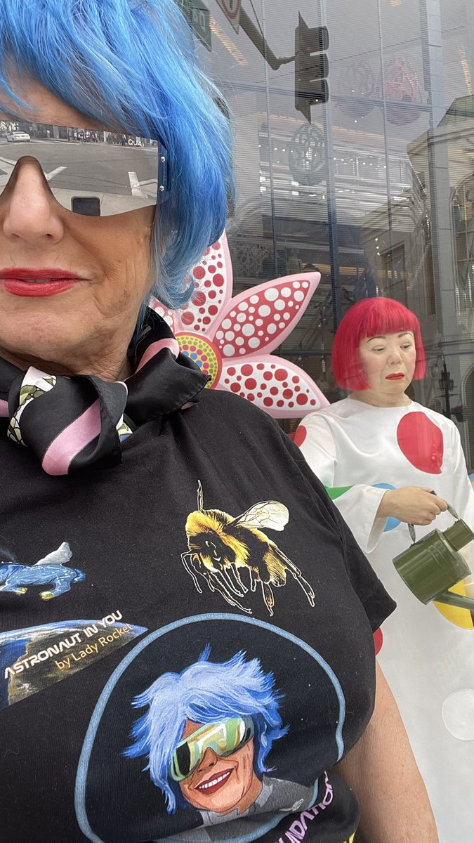 LadyRocketSpace's tweet photo. #BeeOrNotToBe pop up #Summit by @LadyRocketSpace sponsored by @CopernicSpace
PicoOne @santamonicacity #WorldBeeDay2023
Beach in front of #ShuttersHotel 11 am-1pm 5.21
Unprecedented #BeesOnTheMoon quest and #music @quazrmusic @GBSavant
#LetItBee requested @maryamccartney
Inviting @LVMH @Guerlain Angelina Jolie #PlanBee for#BeeDay!