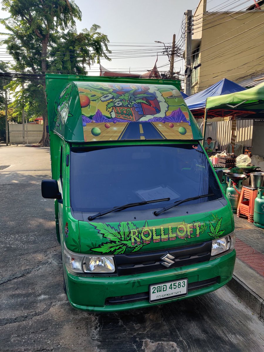 KoenOlie's tweet photo. As a kid I was massively impressed by the Batmobile! Now as an ancient fossil I find this one pretty impressive too! #weedshops #LegalizeIt #Bangkok https://t.co/LAqZQ2DmzY