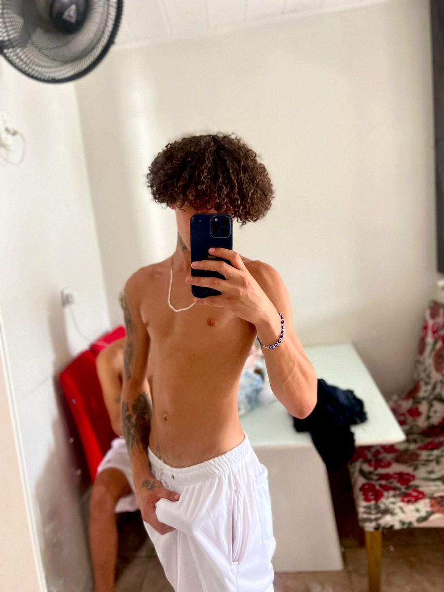 jrlucax's tweet photo. Quem dar RT vou mandar um 🎁👀https://t.co/A80q0WeANy https://t.co/U89ucJqPux
