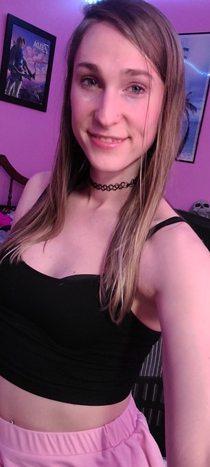 I'm live on https://t.co/5nfZ1Aw1h4 https://t.co/MLM4V3XbM4