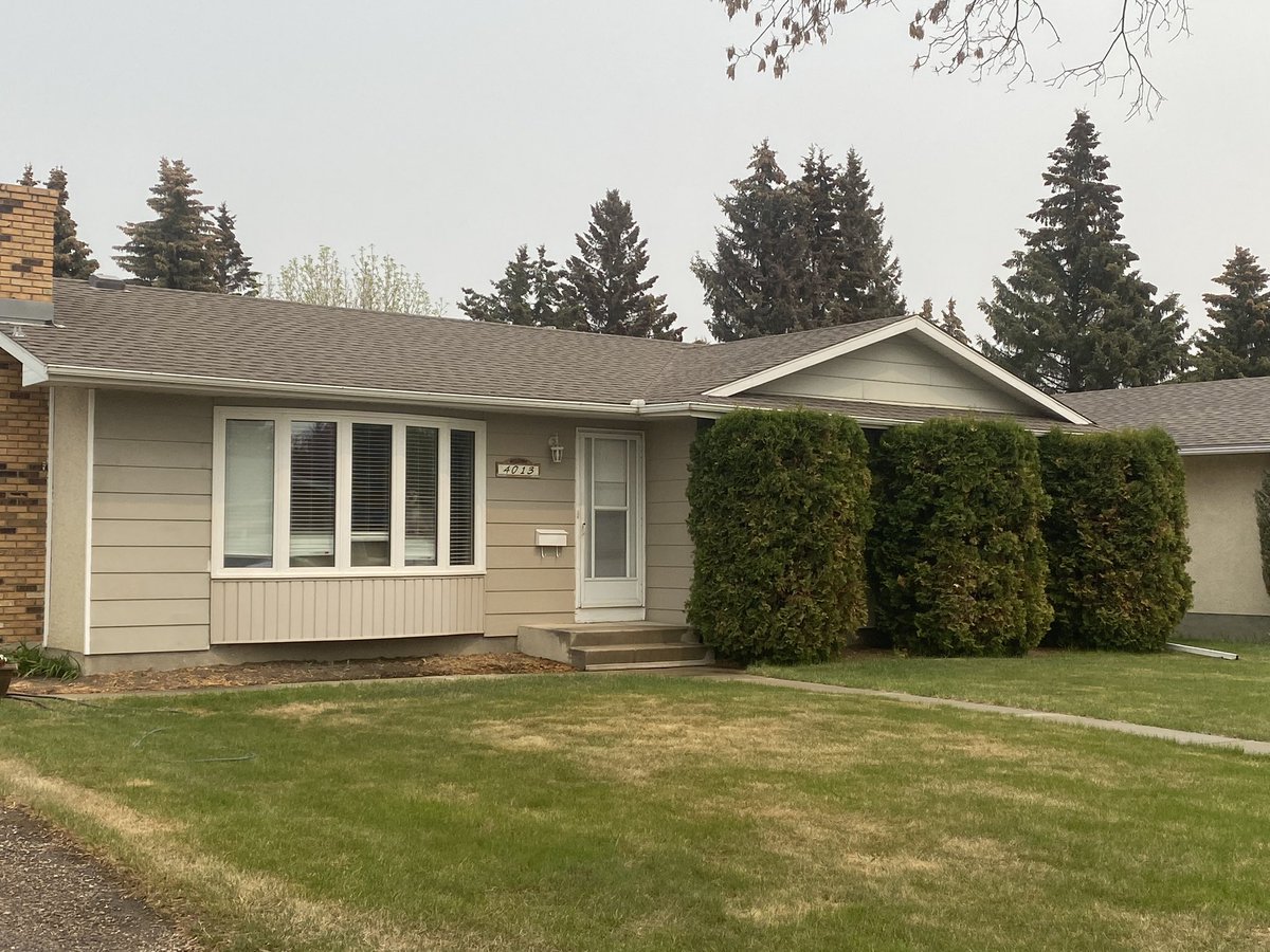 JuliusBarthelme's tweet photo. Revisiting my childhood homes does make think of The Twilight Zone episode “Walking Distance”, where there’s “only one summer per customer.” #RunningBackToSaskatoon https://t.co/vwbiZASFAP