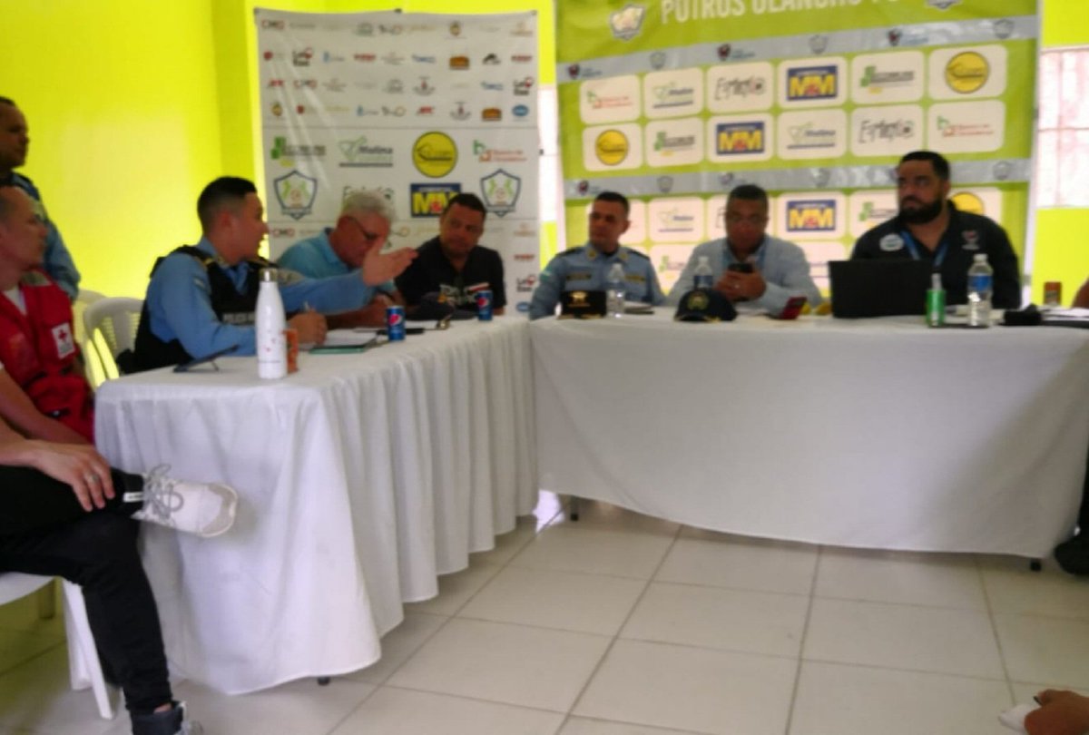 Todo listo para la Gran Final entre <a href="/OlanchoFc/">Olancho FC Los Potros</a> y <a href="/CDOlimpia/">Club Olimpia Deportivo</a> en #Juticalpa.  Comisario <a href="/lnphonduras/">𝐏𝐫𝐢𝐧𝐜𝐢𝐩𝐞 𝐕𝐞𝐠𝐞𝐭𝐚</a>.