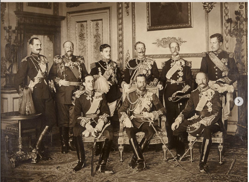 RobinLynnKing2's tweet photo. #EverythingRoyal , Verified
This photo was taken on this day in 1910, during the funeral of King Edward VII. Pictured here are nine European monarchs including the new King George V (pictured sitting in the centre of the group). https://t.co/iw1egQFPwE