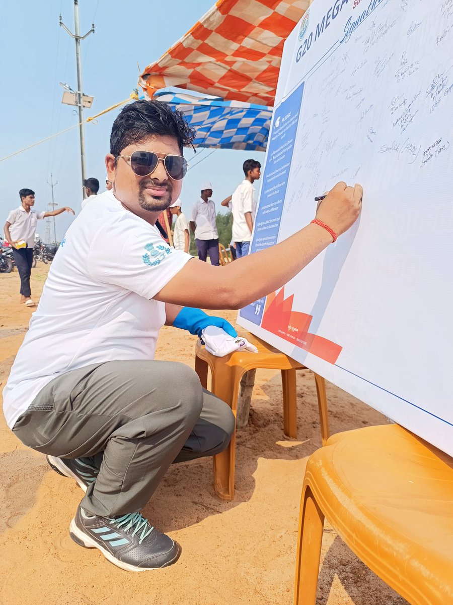 Under India's #G20Presidency, @moesgoi & @moefcc are jointly organizing a mega #BeachCleanup
Place :Sonepurbeach, Ganjam odisha. 
@dfobhmpr
 @SATTVIC_SOUL 

@KirenRijiju @Ravi_MoES
@byadavbjp 
#G20BeachCleanUp #CleanOceans #SaveOurBeaches #G20ForOceans #MyBeachMyPride #ChooseLiFE