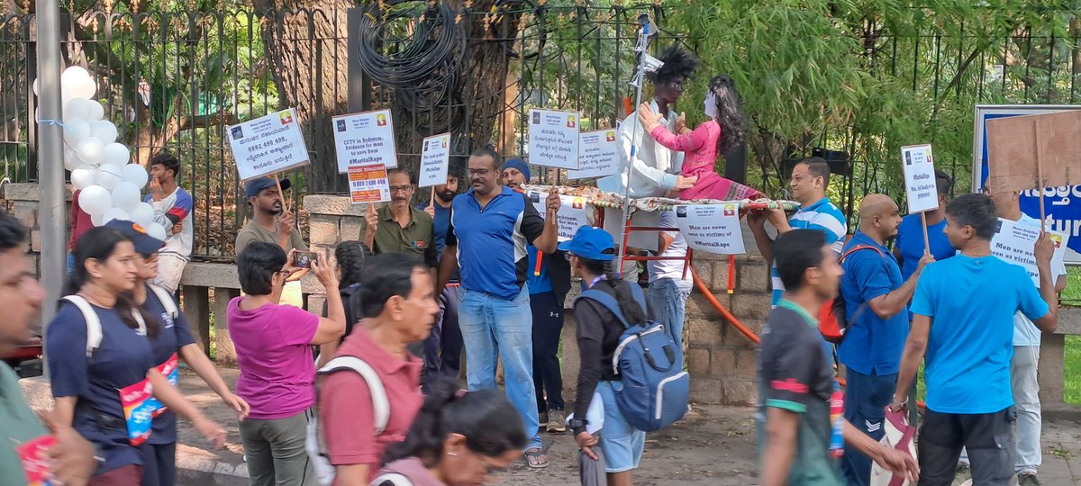 "It took my brother 8 years to say that he was abused by my sister in law &amp; he is still traumatized " said a female who saw the <a href="/SIFKtka/">Save Indian Family - Karnataka (SIFK)</a> &amp; <a href="/puruhotra/">Puruhotra : Saarathi for Men</a> awareness prop on #MaritalRape.