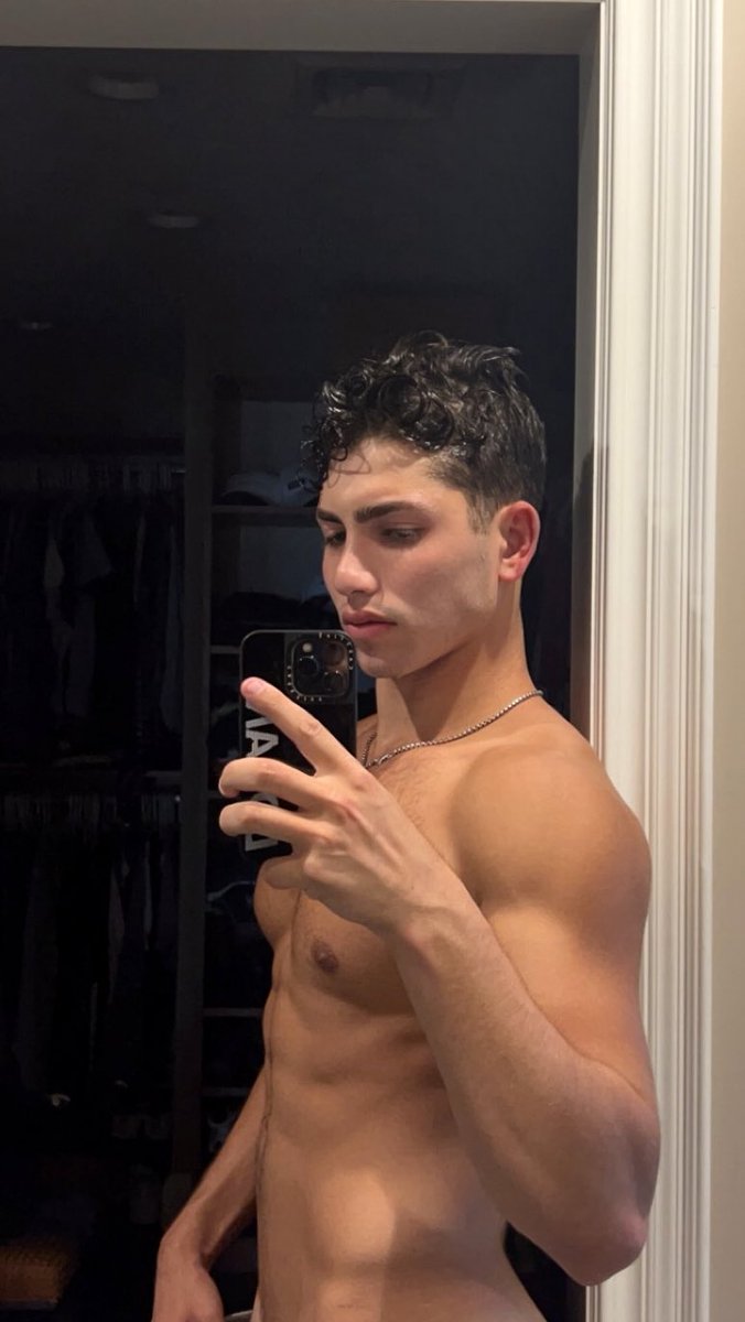 RT for full pic ;)😈