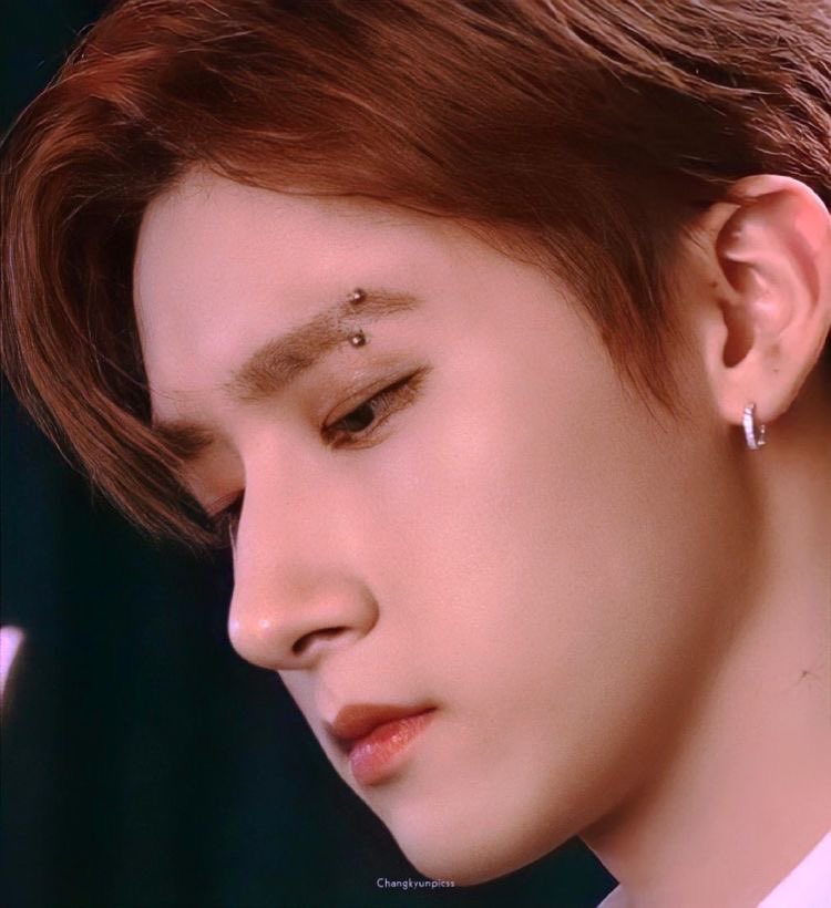 nshownuwetrust's tweet photo. I’ve never seen a more boopable nose like he’s insane for this but his parents are more insane for doing this to us https://t.co/BE3WP9oiWO