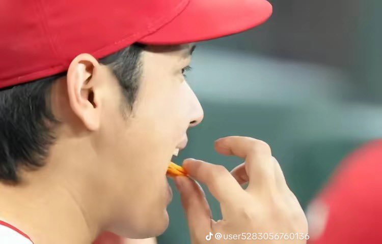 barIeytea's tweet photo. Shohei Ohtani as me: https://t.co/j5Jud7b4GX
