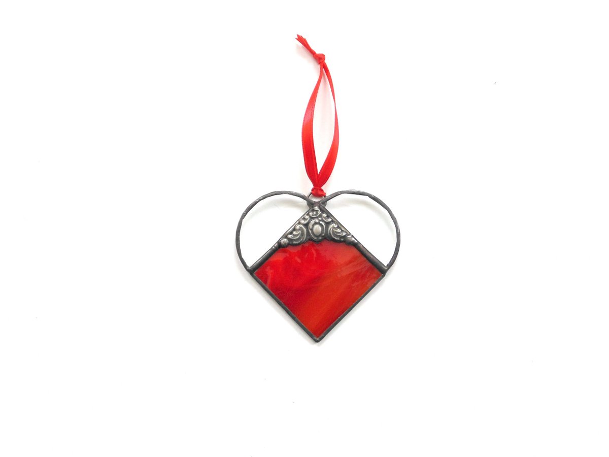 stndglass's tweet image. Red stained glass beveled heart suncatcher ornament, sympathy heart, gift for her tuppu.net/451fc724 #suncatcher #DesignsStainedGlass #Etsy #HeartSuncatcher