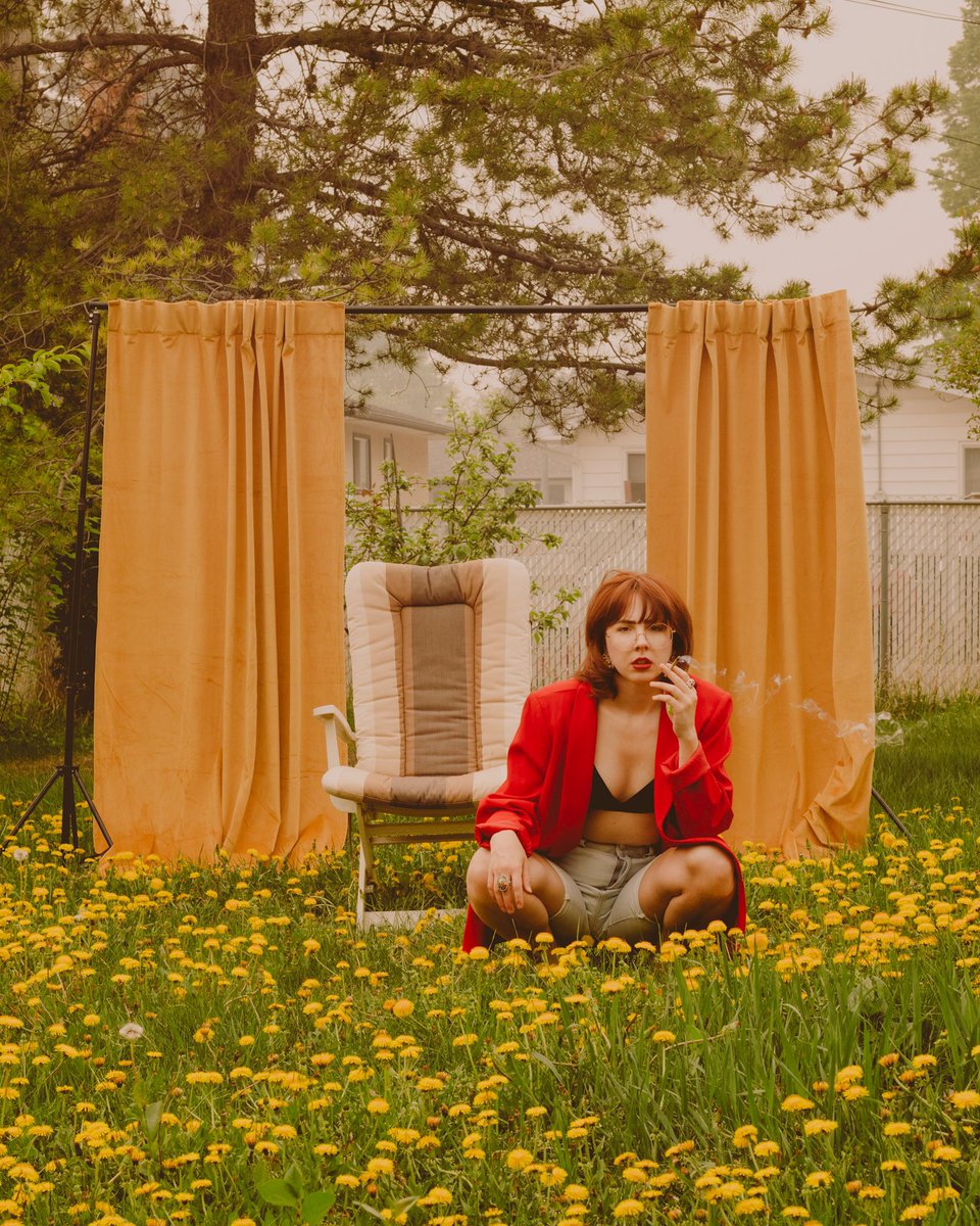 SlightlyAlexis's tweet photo. The apocalypse, but make it editorial 📸 https://t.co/C7DVGKYvc8
