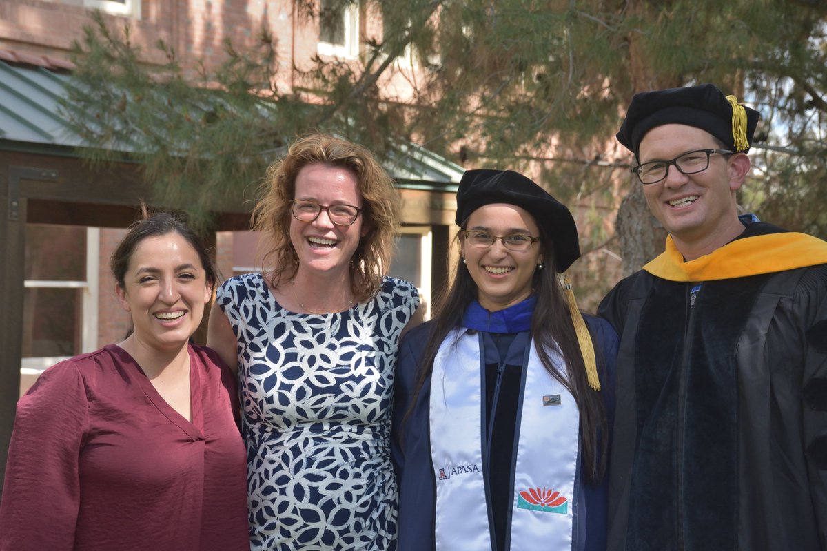 My defense is two months out, and I have a lot of writing still to do, but @EvanMacLean hooded me on Monday, and it's starting to feel real that I'm finishing!!

Huge thanks to all the UA BioAnth and Arizona Canine Cognition Center folks for supporting and celebrating! #PhDone