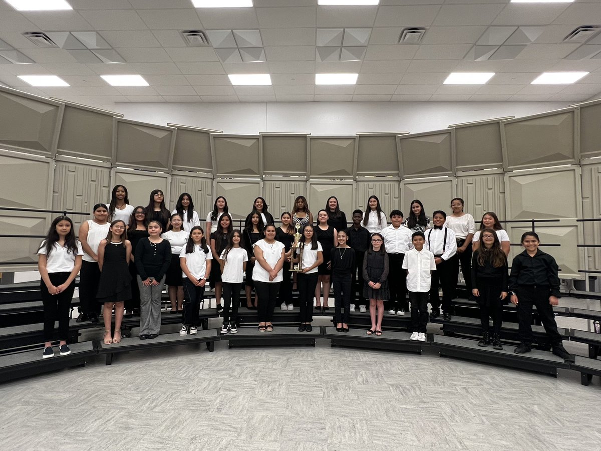 Congratulations to our Clarke 6th grade Beginning Choir on their Superior performance rating! So proud of you!🏆 @WEClarke_MS #teamsisd #sisdfinearts #grit #clarkecowboys