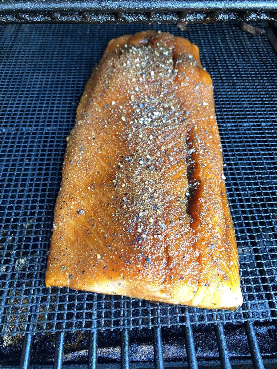 SuzieQuackers2's tweet photo. Bevo say "Eat more Fish"! Molasses, Garlic Pepper Salmon.Parmesean Brussels and Red Cabbage! Chayote Squash and Smoked Cheddar Sourdough seal the deal! #OkieFusionCooking #WishUWereHere #OldManTwitter #EatMoreFish https://t.co/vQve0BE78p