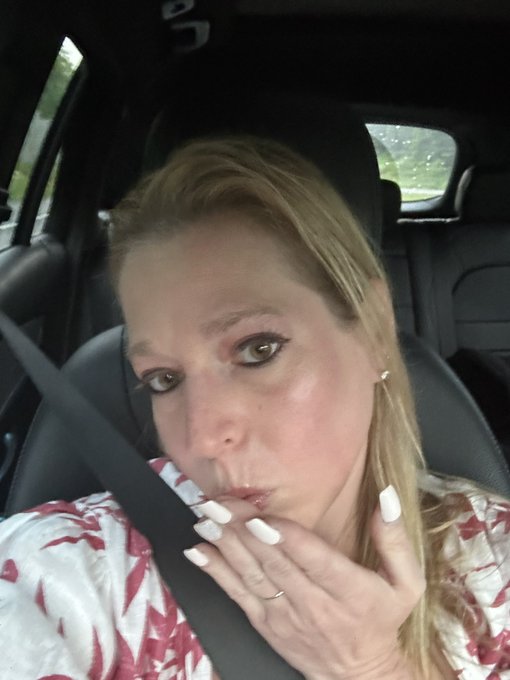Date night and party xoxox mwah 💋 🍑 🍍 💕 https://t.co/Tj8DJ6c11U
