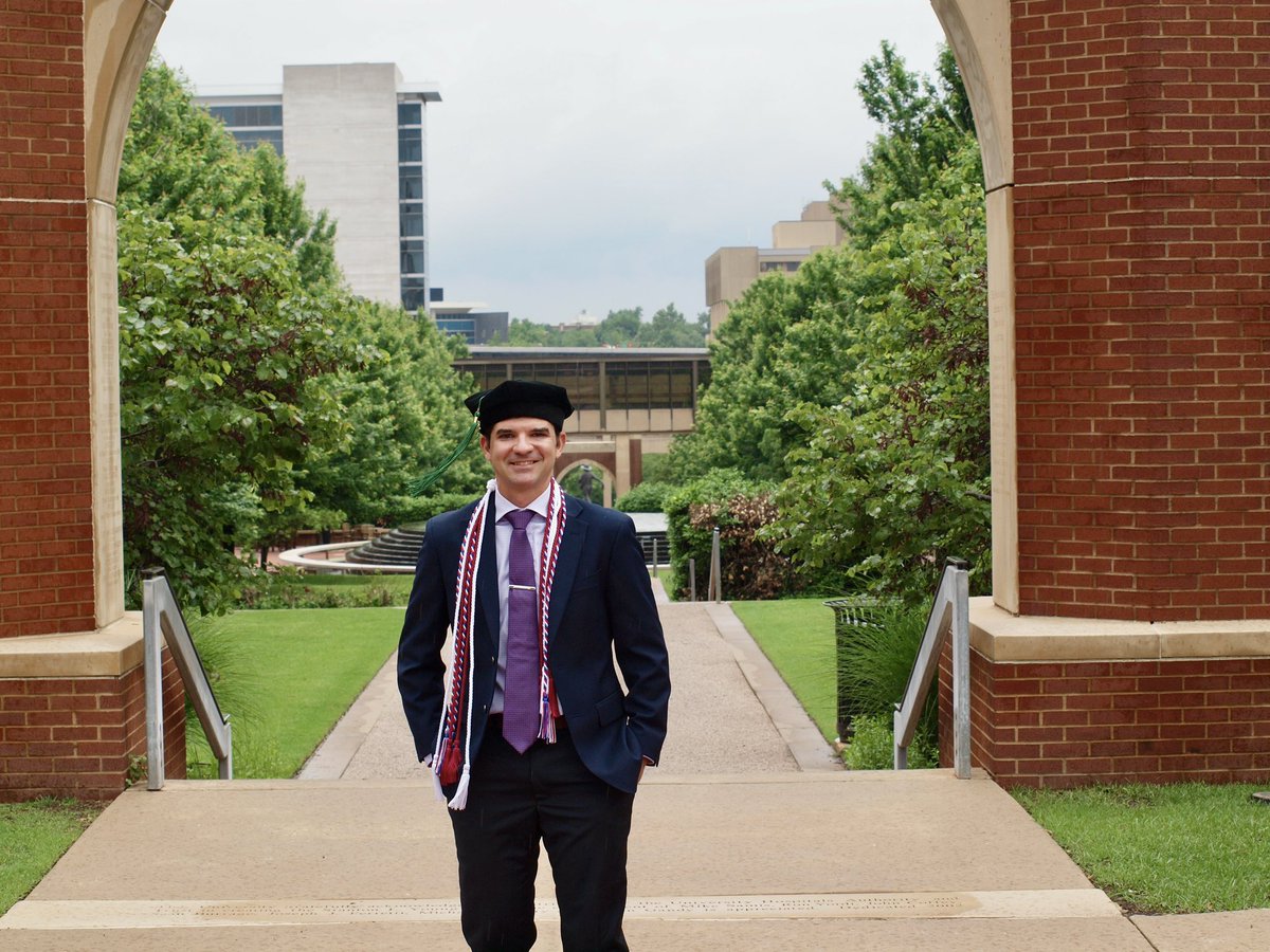 jermyinterrante's tweet image. 18 years ago I changed my major at UNC and dropped pre-med, 7 years ago I separated from the Air Force to go back to school and try again. Now after 2.5 additional years of undergrad pre-med classes and 4 years of medical school @UofOklahoma , I’m finally a doctor.