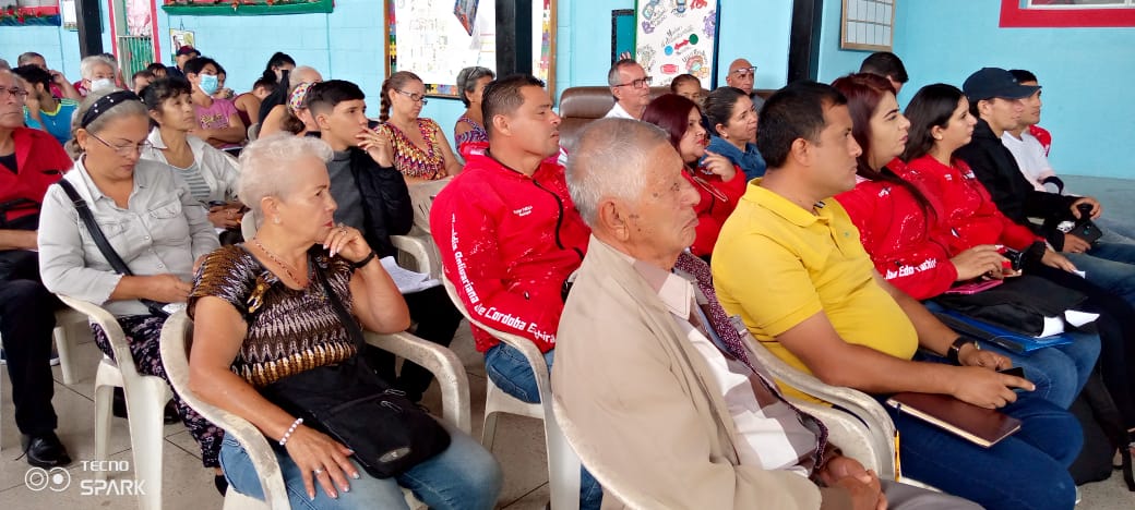 SoyPSUVCORDOBA's tweet photo. #EnFotos📸| PSUV Córdoba sostuvo vídeo conferencia con el Gobernador, @FreddyBernal Vicepresidente Territorial del @PartidoPSUV del estado #Táchira junto a las estructuras de las UBCH, Comunidad y Calle.🙋🏻‍♂️🙋🏻🚩
@dcabellor
#UnionFuerzaYCooperacion https://t.co/U5cYCUZeFQ