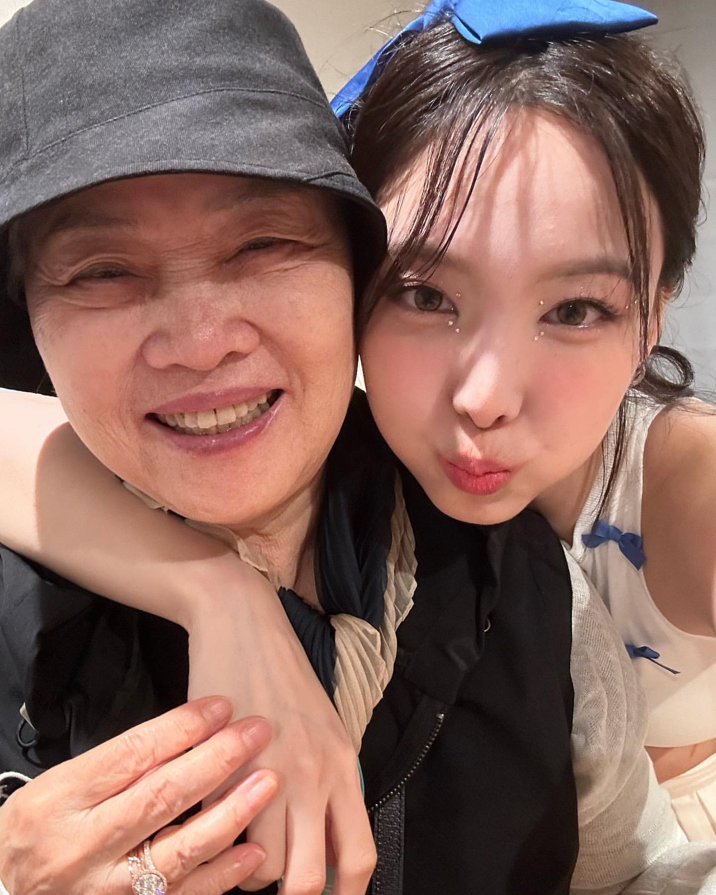 ʚ🇰🇷𝒚𝒖𝒏𝒂🍭ɞ. | 心斎橋のTOMMY HILFIGERでナヨンさん見つけ