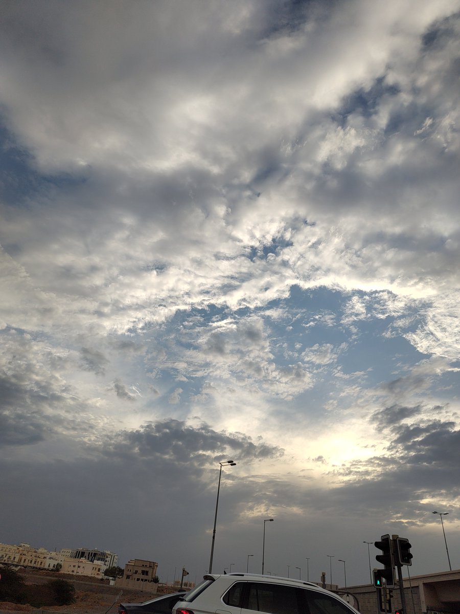 dhgedeon's tweet photo. و تشاء أنت من الأماني نجمه..
و يشاء ربّك أن يناولك القمر.. https://t.co/LeudvTz4en