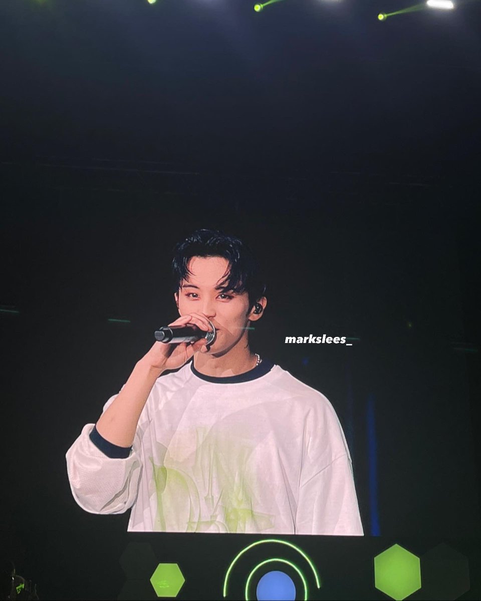 markslees_'s tweet image. MY DREAMS COME TRUE 😭😭😭😭

#THEDREAMSHOW2_in_KL #THEDREAMSHOW2_in_KUALALUMPUR #TDS2inKL