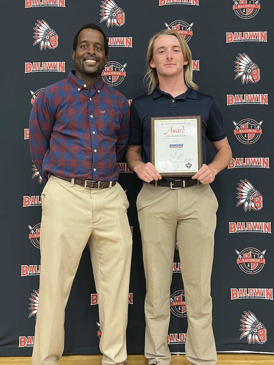 Congrats to Senior Jonathan Smalenski on being selected to the 2023 All-Gateway Conference Team!! <a href="/JonathanSmalen1/">Jonathan Smalenski</a>