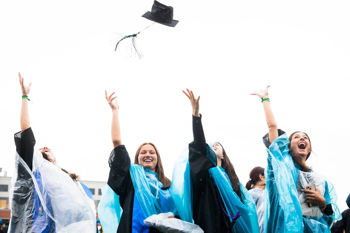 Our Gulls flew the Nest today!🐦 They were sent off by this year’s speaker <a href="/kennethcolereal/">Kenneth Cole</a>, a renowned global fashion designer and social activist who spoke about mental health and encouraged the Class of 2023 to “be the community builders we all need.” Congratulations!💙💚