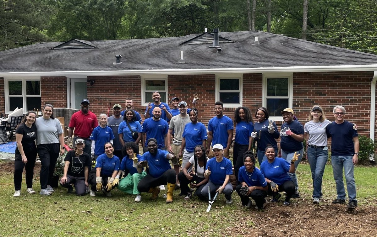 helenshuford's tweet image. #WeHelpBecauseItsHome #GaPowerfulService #EnergizingOurCommunities
I am so proud to be member of the Citizens of Georgia Power who chose my beloved Friends of Refugees for their Legacy Project. These amazing colleagues spent 5+ hours beautifying the Hospitality House in Clarkston