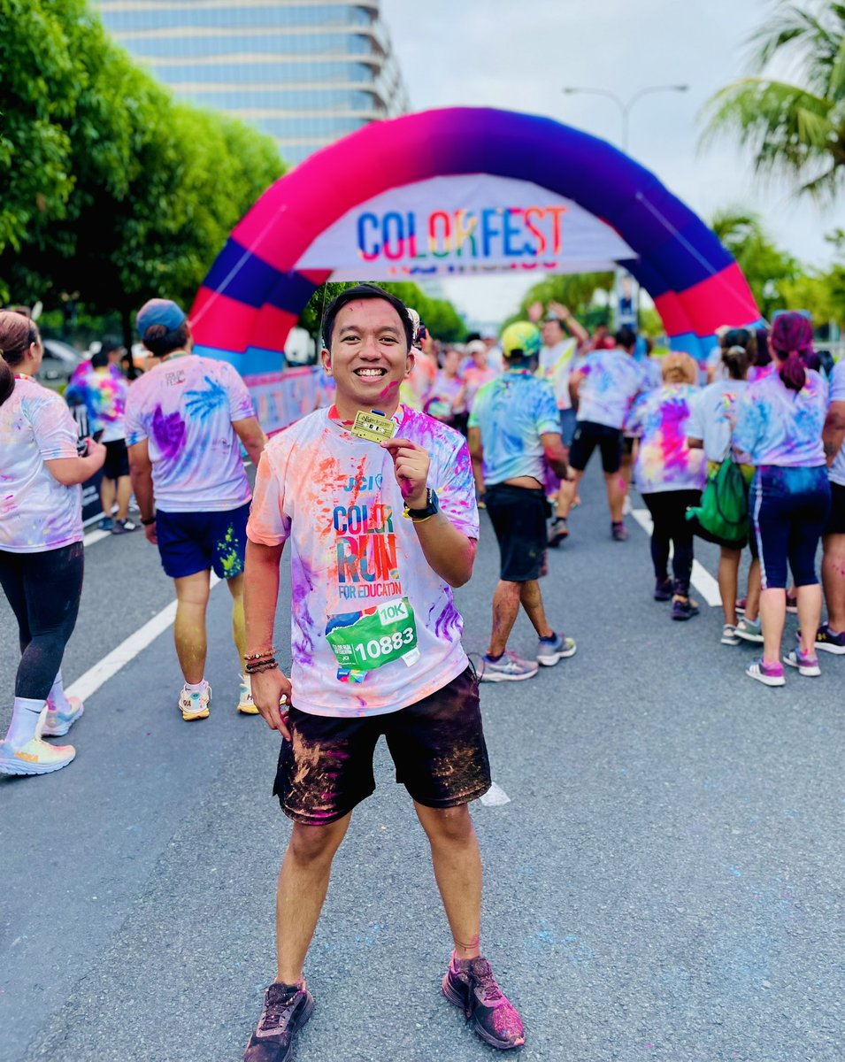 JervisManahan's tweet image. 10km finisher!

Woke up very early today to join JCI Manila's #ColorRunForEducation 2023! It's been 10 years since I last ran 10 kilometers straight. Test of endurance! We're also running for a purpose, since this will help build a school in Nueva Ecija! #ColorFest 🎨🏃🏻