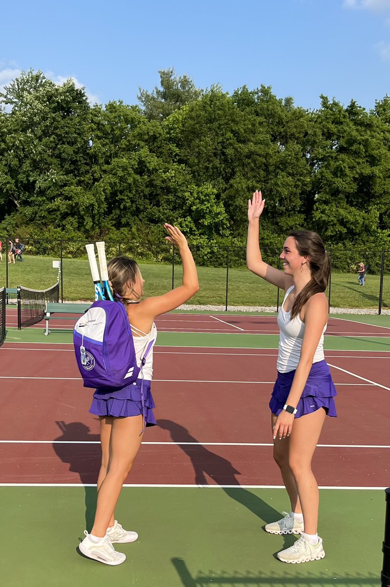 bghsgirlsennis's tweet image. Doubles moving on to semis Monday 4:30!  @faithcoffey14 playing in the quarters at 8:00!  Let’s go Purples!😈🎾
