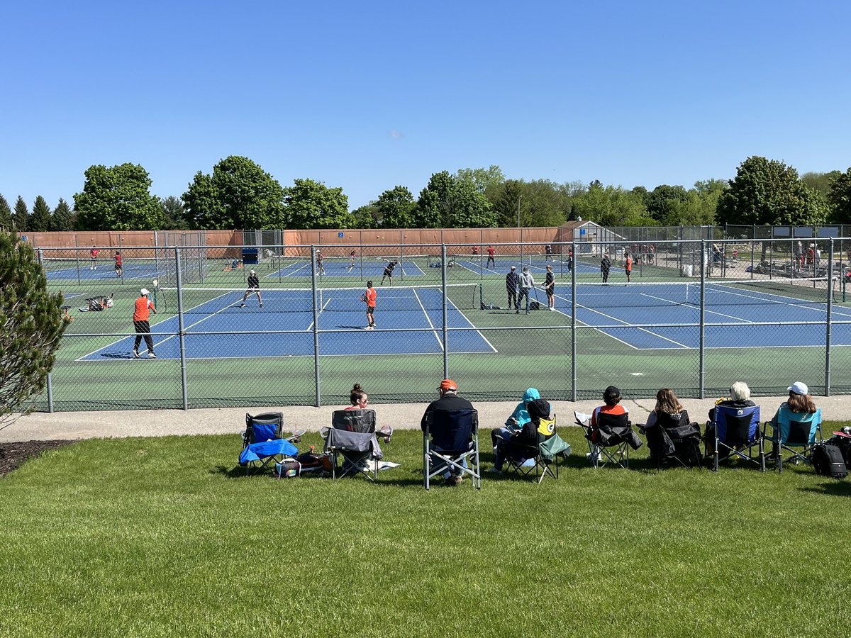 HUHS_BGTennis's tweet photo. We finished our regular season 12-12 after a 7-0 win over Menasha, a 3-4 loss to Wauwatosa East and a 6-1 win over Sheboygan South. A great day for tennis, great team support and a sneak peak at our new courts progress! #Servingnotice! https://t.co/3CCeDtZQgL