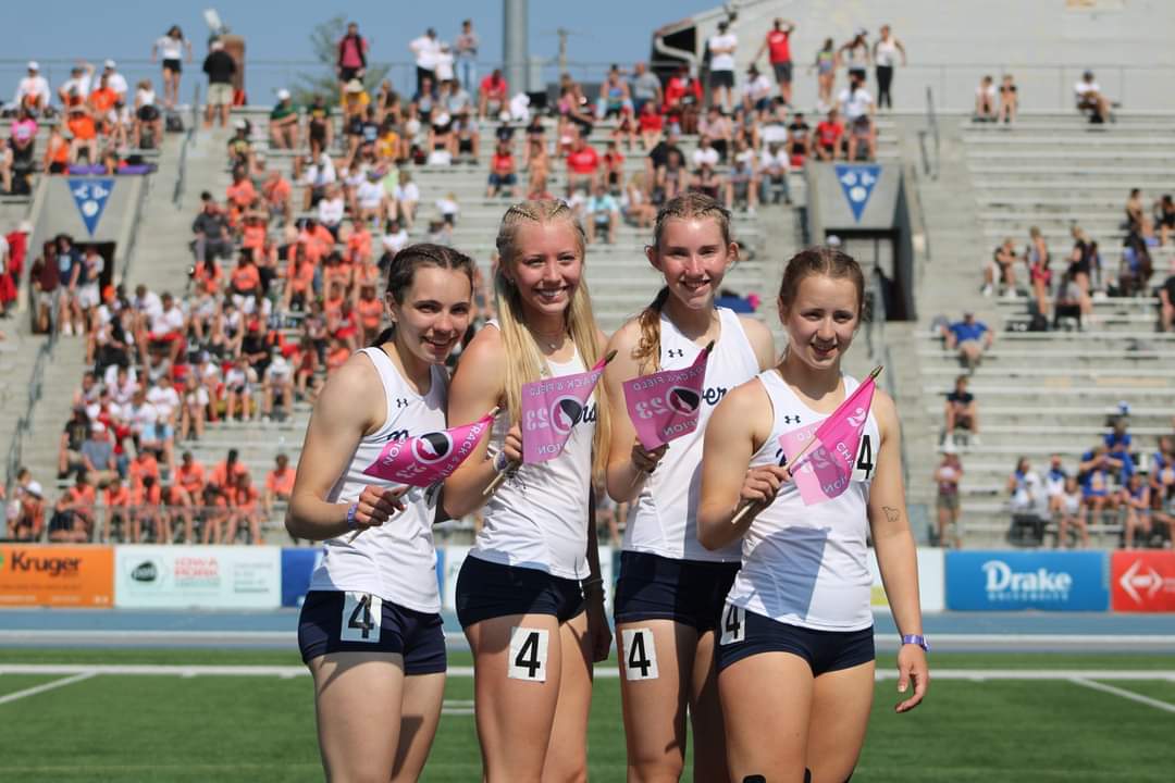 RivRunning's tweet photo. 4x400 Relay: Back to Back State Champions! #RivTF               📸Macy Woods https://t.co/f3i5L5KboX