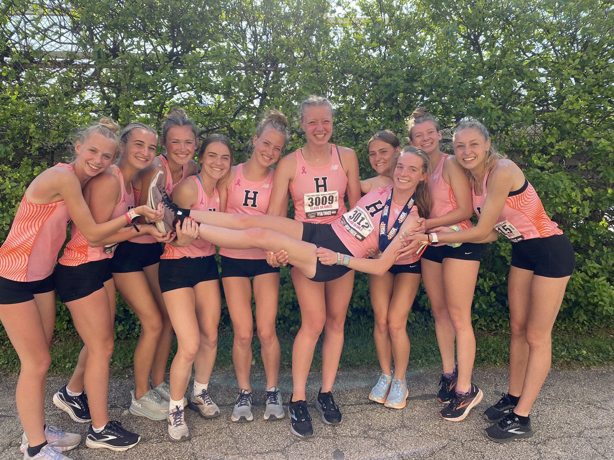 An unforgettable State Finals weekend with this crew. Beyond proud of these Huskies. 🩷🧡