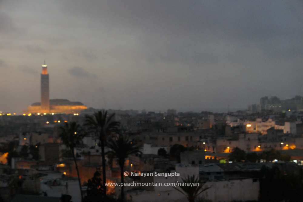 USAS_WW1's tweet photo. #SomePeopleJustReallyNeed #Casablanca Magical Casablanca, Morocco faces the Atlantic and is flanked by miles of green fields. The city center’s old buildings are brilliant white, a fact only revealed after penetrating thick adobe walls into the ancient medina. It's like a dream! https://t.co/3EDNC4JJpb