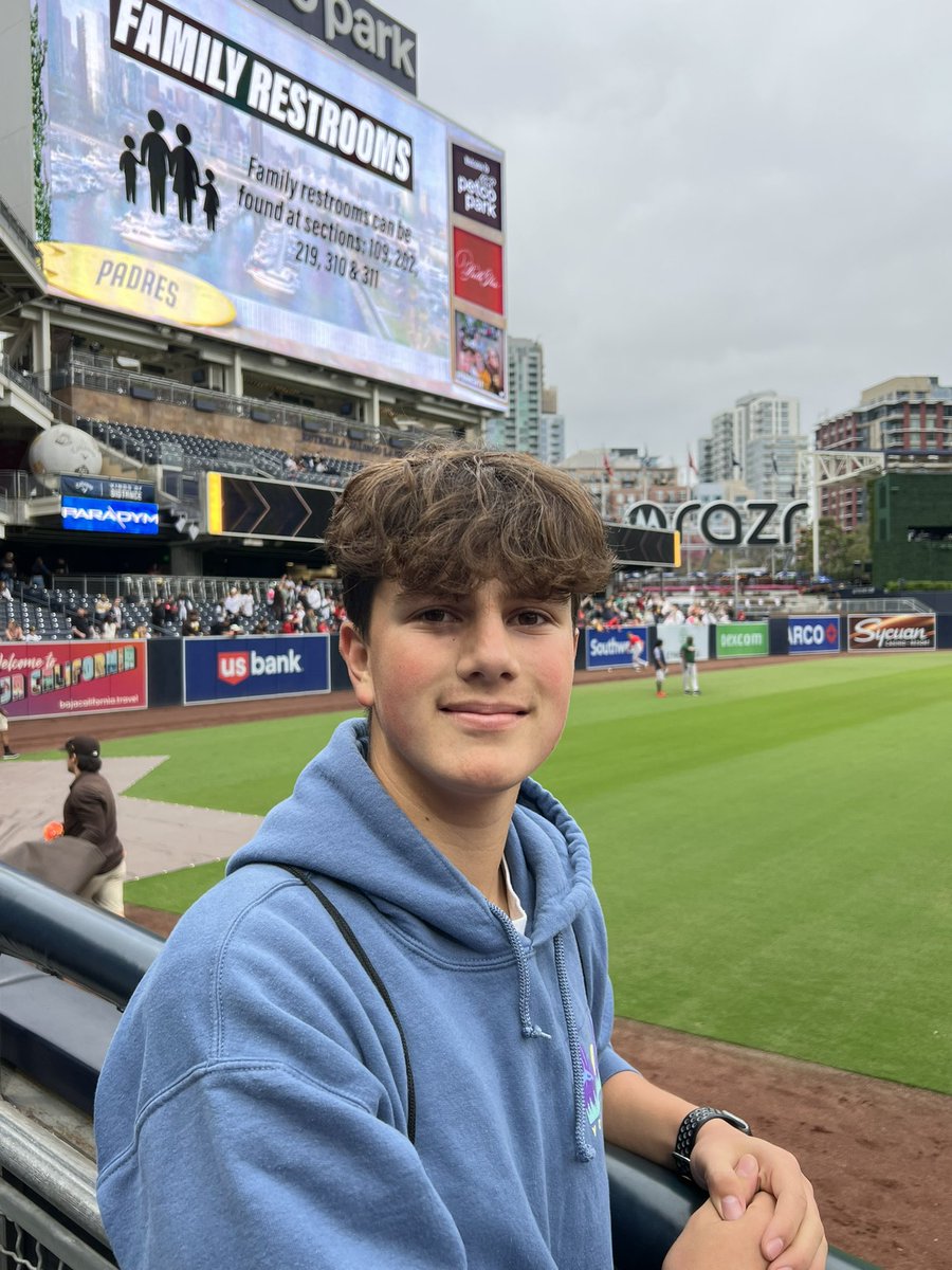 elefkowitz's tweet photo. Back home! Let’s go @Padres  #BringTheGold https://t.co/9ycHy98Jj5