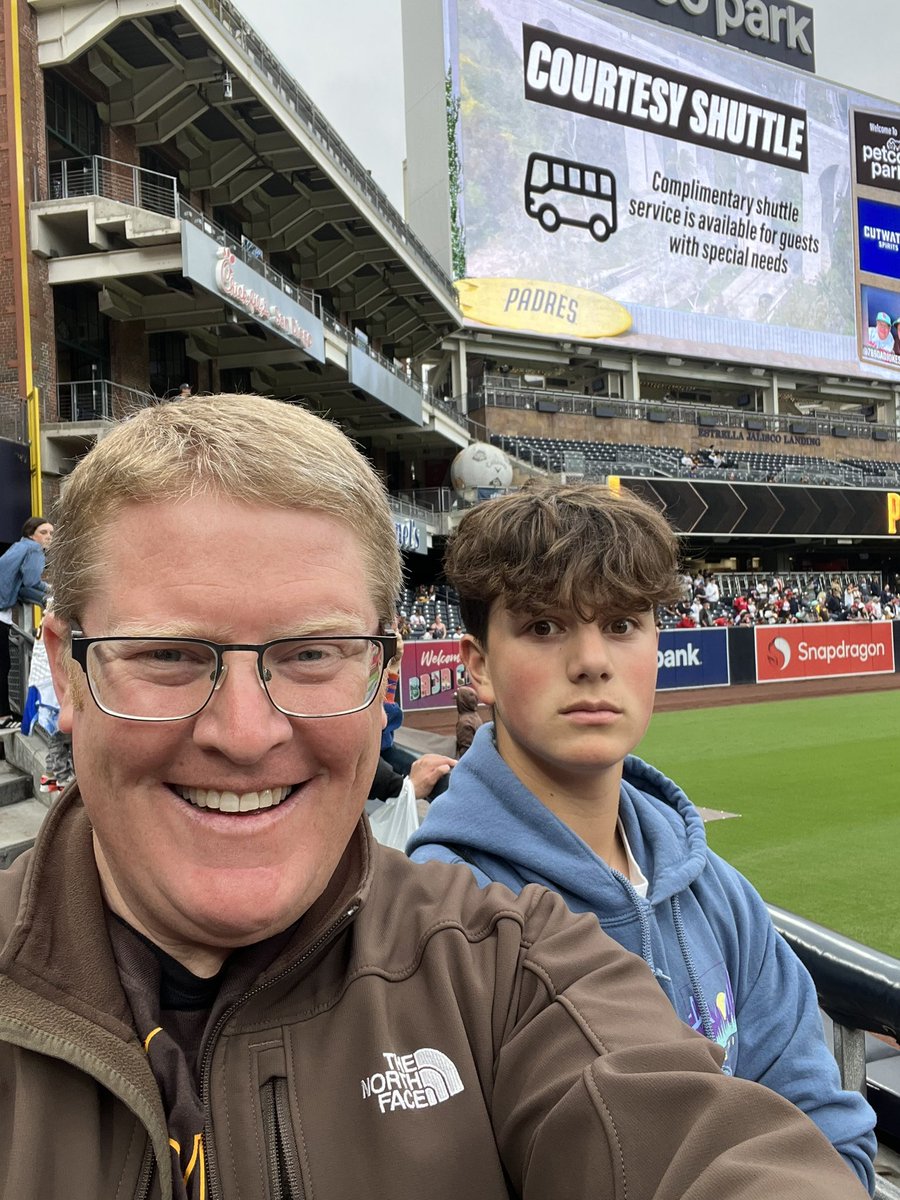 elefkowitz's tweet photo. Back home! Let’s go @Padres  #BringTheGold https://t.co/9ycHy98Jj5