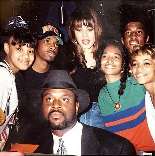 Omowale99949437's tweet image. How nobody went to jail for making 3 people SPLIT 20 cents per album should be studied...