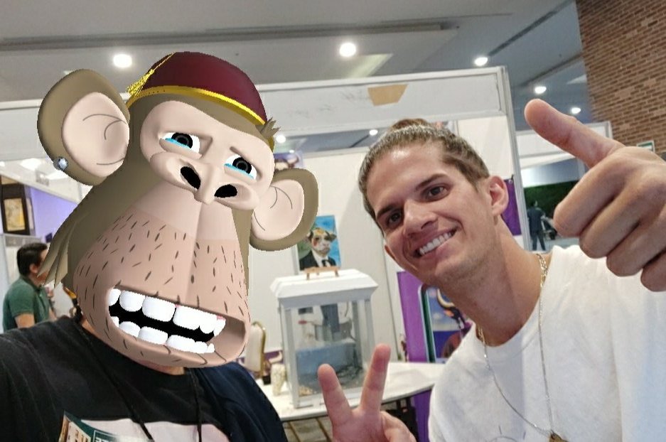 me encontré a <a href="/pacoaloo/">TARZANNN</a> uno de los founders de @GorillaeNFT 
🦍🦍