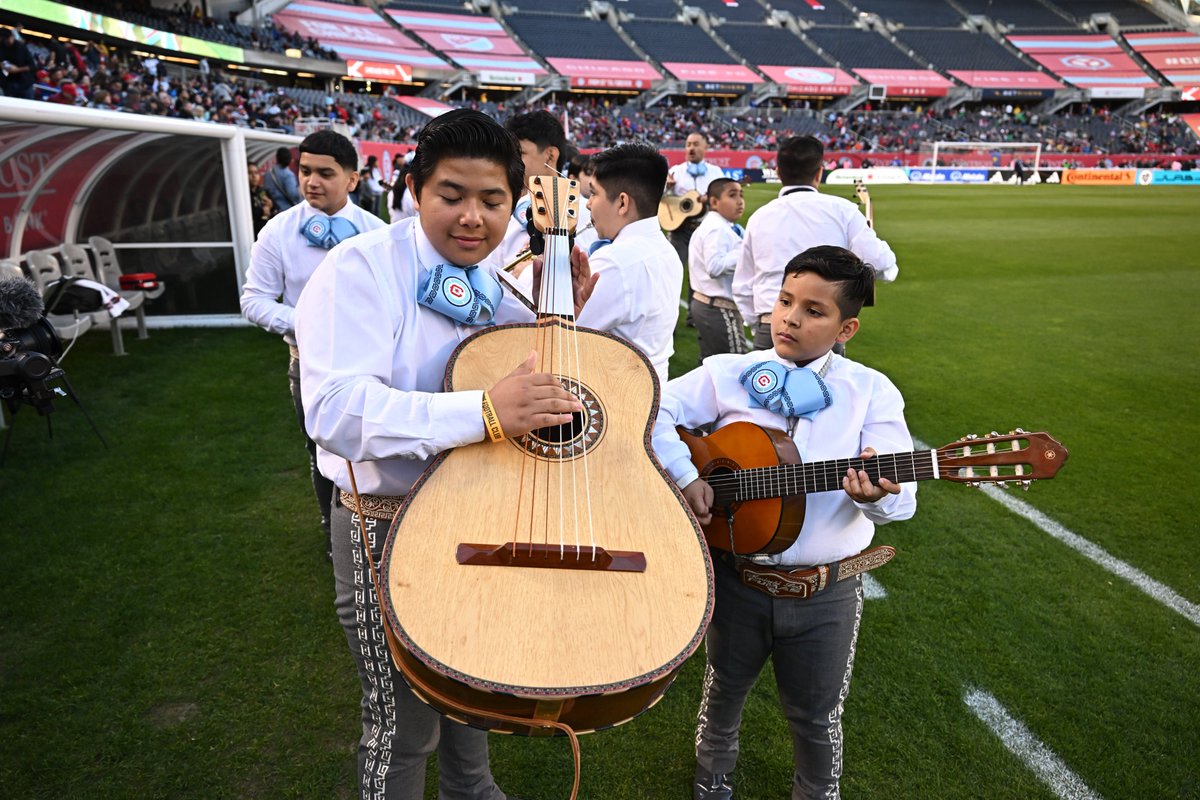 #CF97 - The Chicago Fire just tweeted: 'Amazing national anthem performance by Mariachi Los Pumas 👏 

#CF97KidsNight | #CHIvATL '