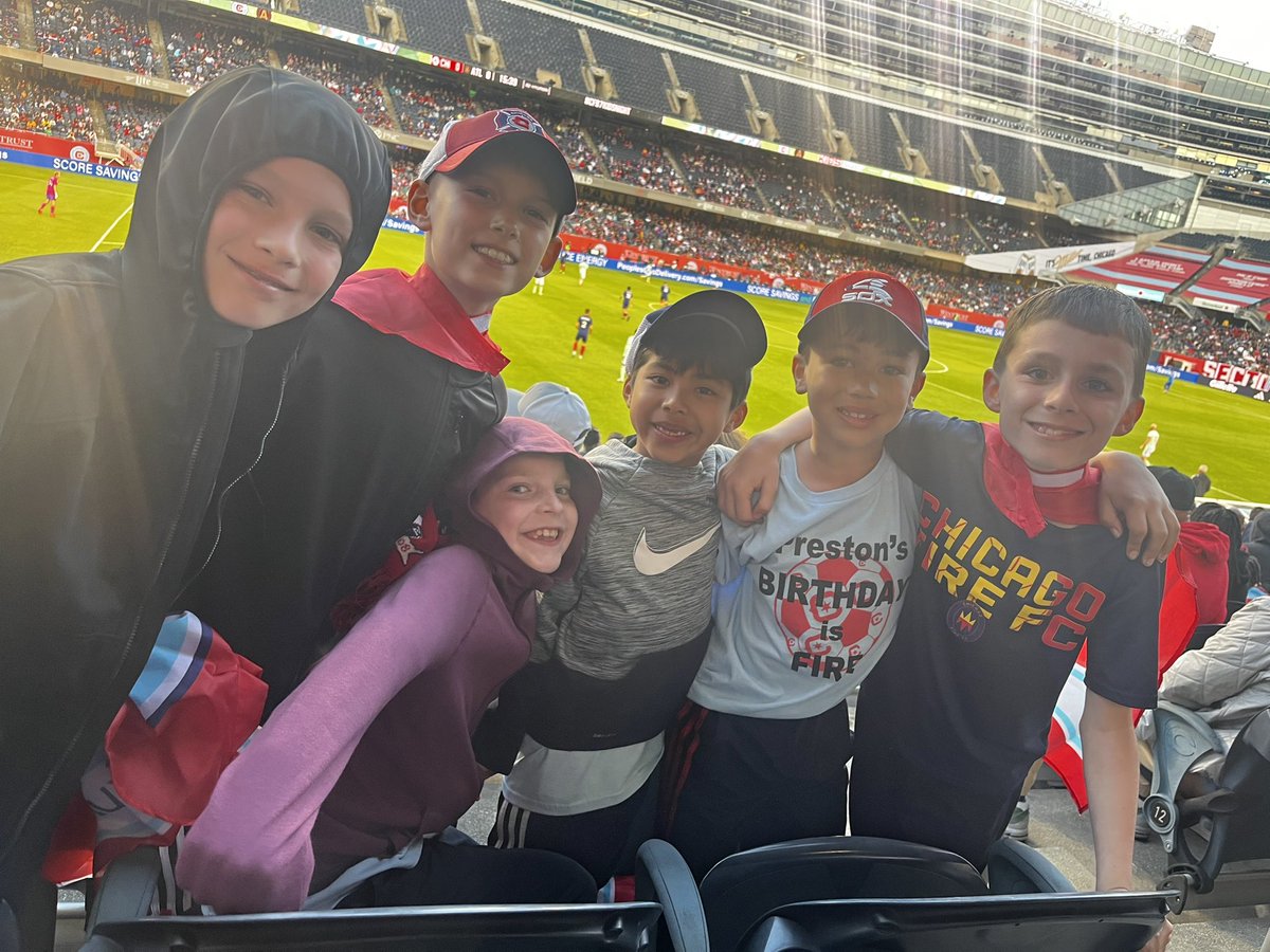 pkarlo3's tweet photo. #cf97kidsnight https://t.co/pipwojCTF3