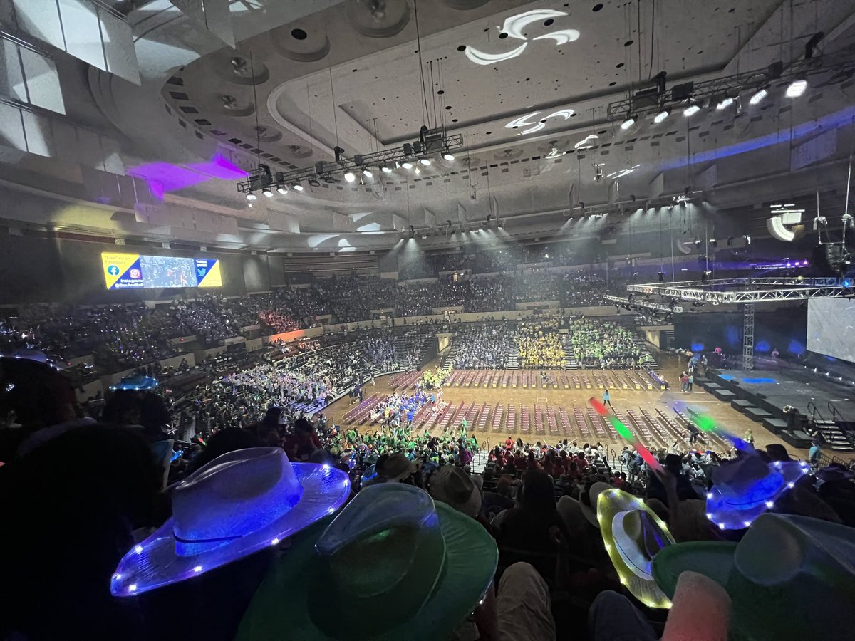 Starting things off at #DI #GlobalFinals23!Wishing our #TeamSISD best of luck as they compete against teams from all over the world! Representing the #BULLDOGNATION among close to 10k people is the Hello Kitty Krew! <a href="/RRodriguez_SHS/">Rosalva Rodriguez</a> <a href="/YCarrasco_AA/">Stephanie Carrasco</a> <a href="/Socorro_HS1/">Ignacio Estorga, Ed.D</a> <a href="/IDODI/">Destination Imagination</a>