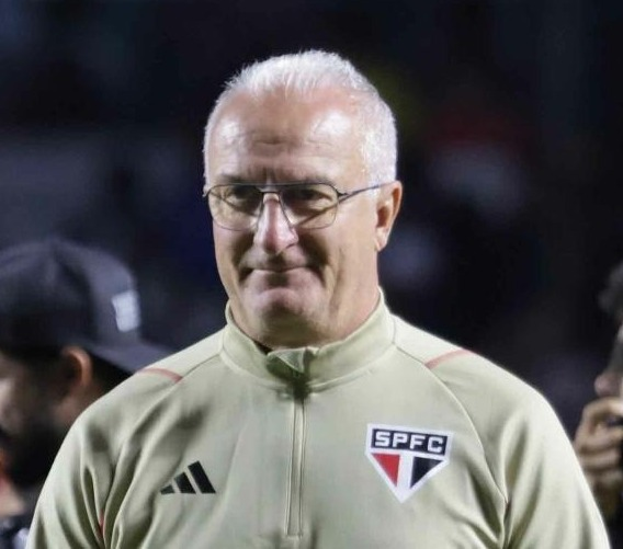 SofascoreBR's tweet photo. Dorival Júnior segue invicto pelo @SaoPauloFC em 2023. 👏👏

⚔️ 9 jogos
✅ 5 vitórias
⚖️ 4 empates
📊 70.4% aproveitamento (!)
⚽️ 14 gols marcados
🚫 4 gols sofridos (!)
🛠 17 grande chances
🔓 8 grandes chances cedidas
📈 58.8% posse de bola
🧤 67% jogos sem sofrer gols (6/9!) https://t.co/EcTaWptA9b