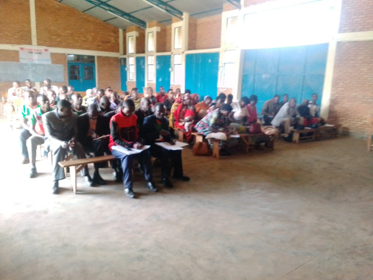 InkonaRyansoro's tweet photo. Kuri uyu wa gatandatu igenekerezo rya 20.05.2023,abari muri komite y'intara mu mugambwe  #CnddFdd ijejwe iterambere : Hon #Njeba,Mme Consolate bakaba n'abahetsi ba komine Ryansoro bari kumwe n'uwurongoye komite y'iterambere muri komine Déo Ndikumana.@CnddFdd @GitegaVutura1 1/3 https://t.co/t0SQ4n0Vq0