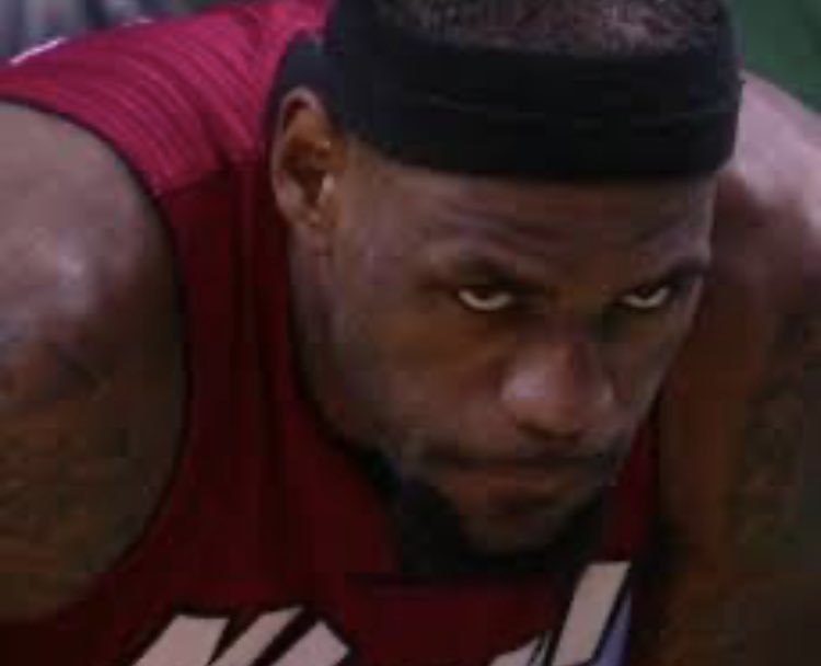 jaywalkln's tweet photo. lebron lock tf in  #DENvsLAL https://t.co/YzMTPdNGwv