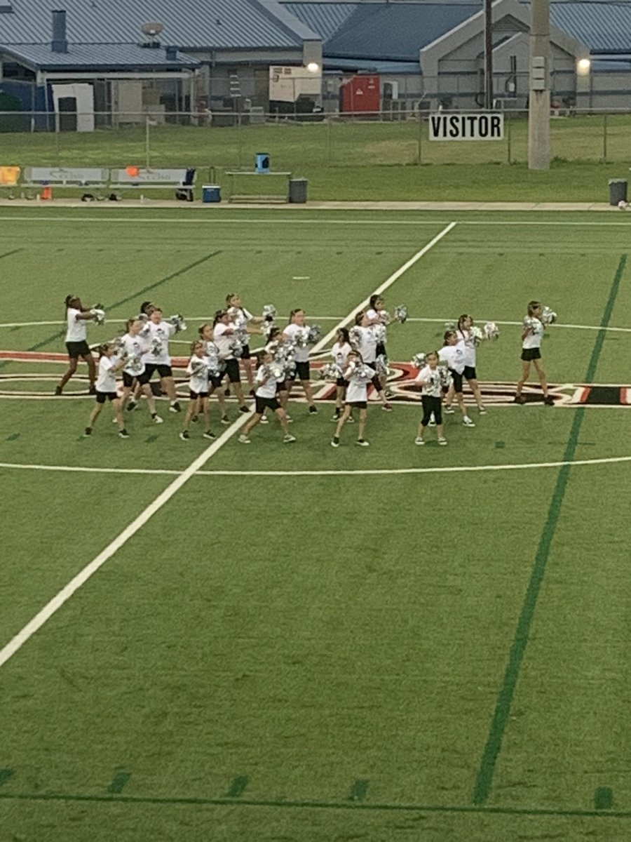 CaryPerales1's tweet photo. Shout Out to the Blanche Moore Eaglettes!  supporting the CCFC Sharks and showing off their cheer/dance talent 👏🏼👏🏼@ccisd @CorpusCFC @CCISDIT https://t.co/thCChcI96V