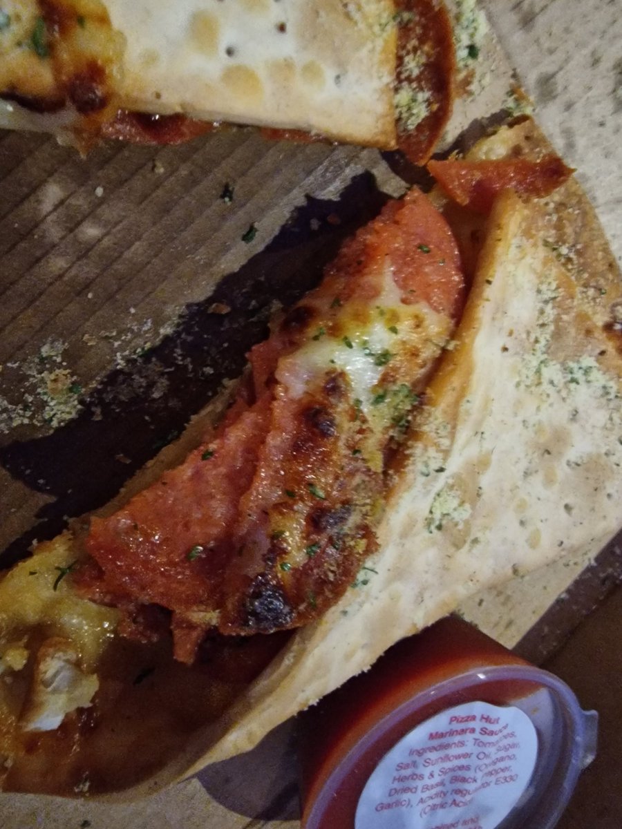 Luki3G's tweet photo. @pizzahut not impressed with this melt I bought earlier from your Reigate store. Very dry, barely any melted cheese. Pepperonio was falling out. 

Was looking forward to trying this after seeing it advertised, spent £8 on it. Very disappointed (sorry had to make a meme about it). https://t.co/1wjVmxja7F