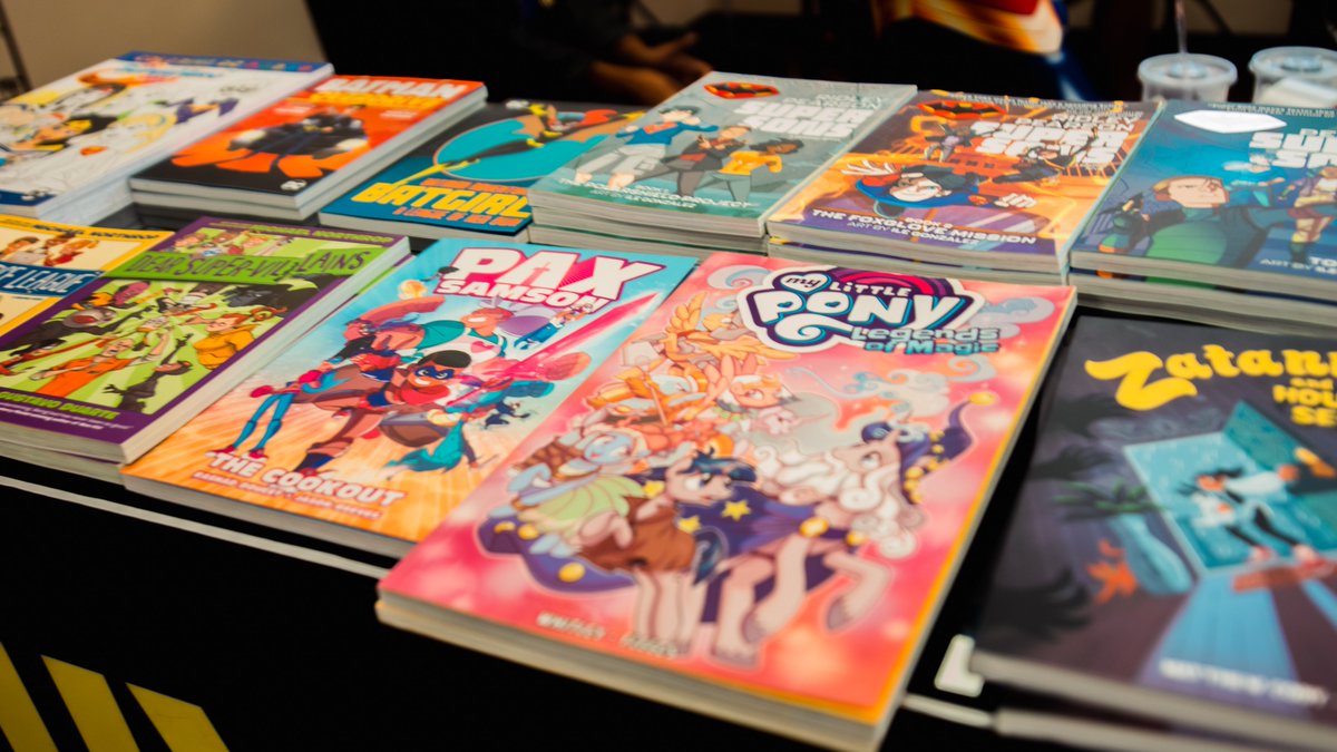 ThatNERDSoul's tweet photo. #PaxSampson sighting at @AkachiComics' #SableCon at the ACE Event Center (Knightdale NC). #Sablecon2023 x #BlackComix π₯π₯π₯ // #NERDSoul #geek #nerd #blerd #blacknerd #comiccon https://t.co/mp3K2ioRgY
