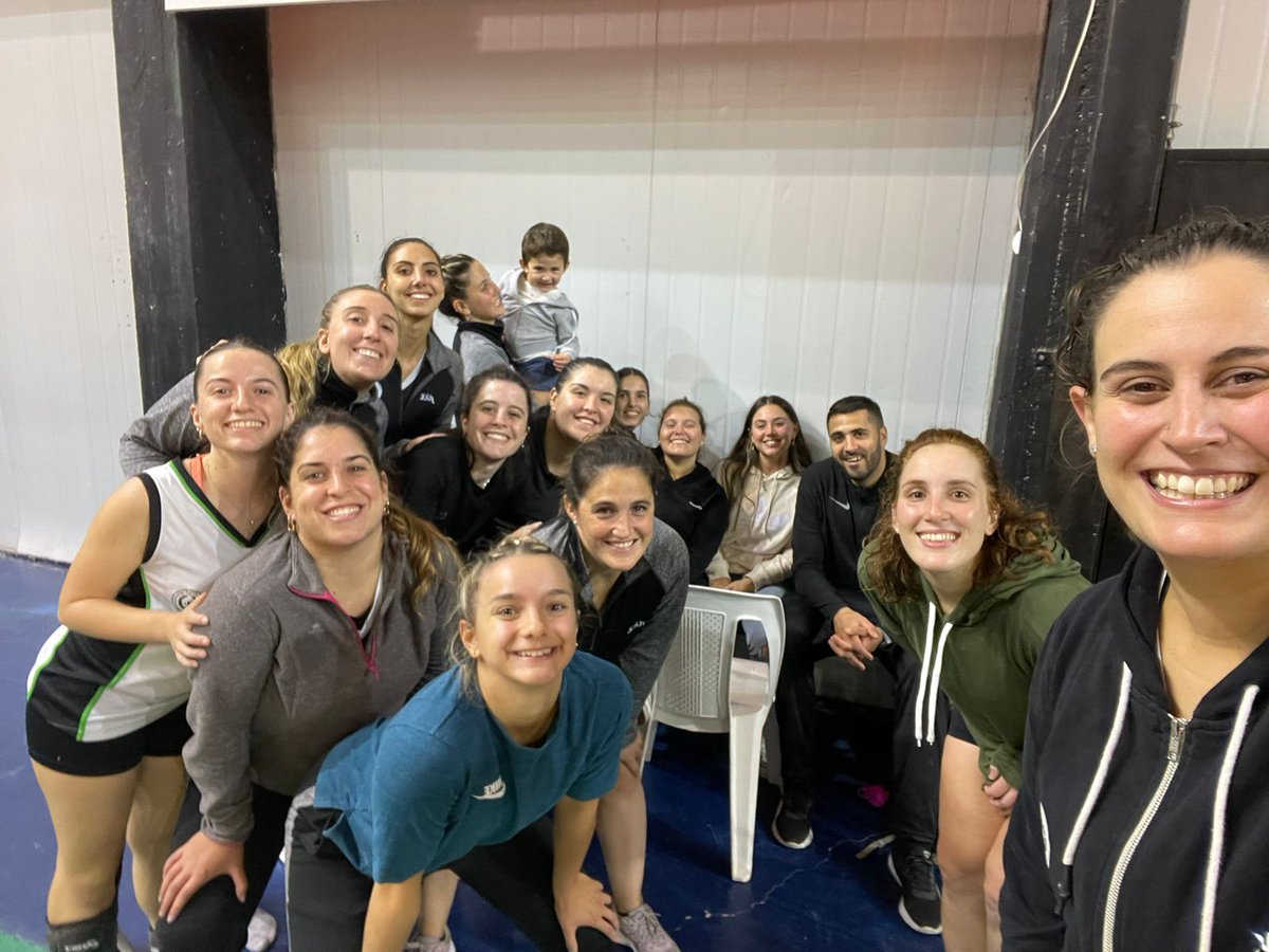 Este equipo ,de tantos años en el club y tanta identificación,  que actua dirigido por Ezequiel Debasa como Banco Provincia A en la principal categoría de <a href="/ArvaVoley/">ARVA (Asoc. Reg. Vóleibol Amateur)</a> , sigue a paso firme . Fue 3/0 en su visita estw viernes a CRES en Berisso.