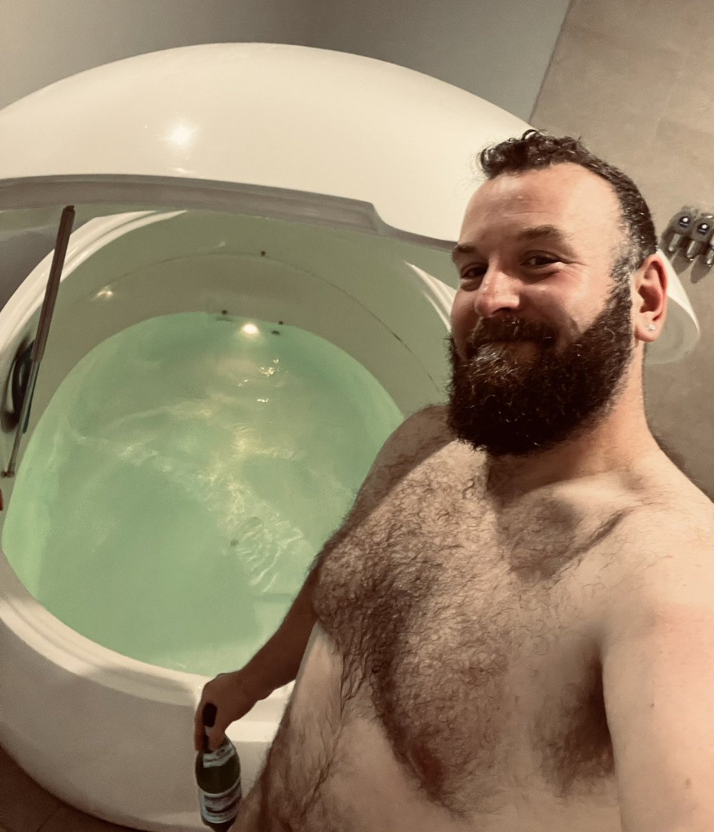 meholt's tweet photo. Hereβs the face of a happy boy whoβs just finished another float session. The time always passes differently, but it always brings a special someone to mind. You know who you are. Xxx
#Isolation #Floattank #dadbod #daddy #hairy #gay #beard #gayswhohashtagforattention https://t.co/cTRoVLlnsm